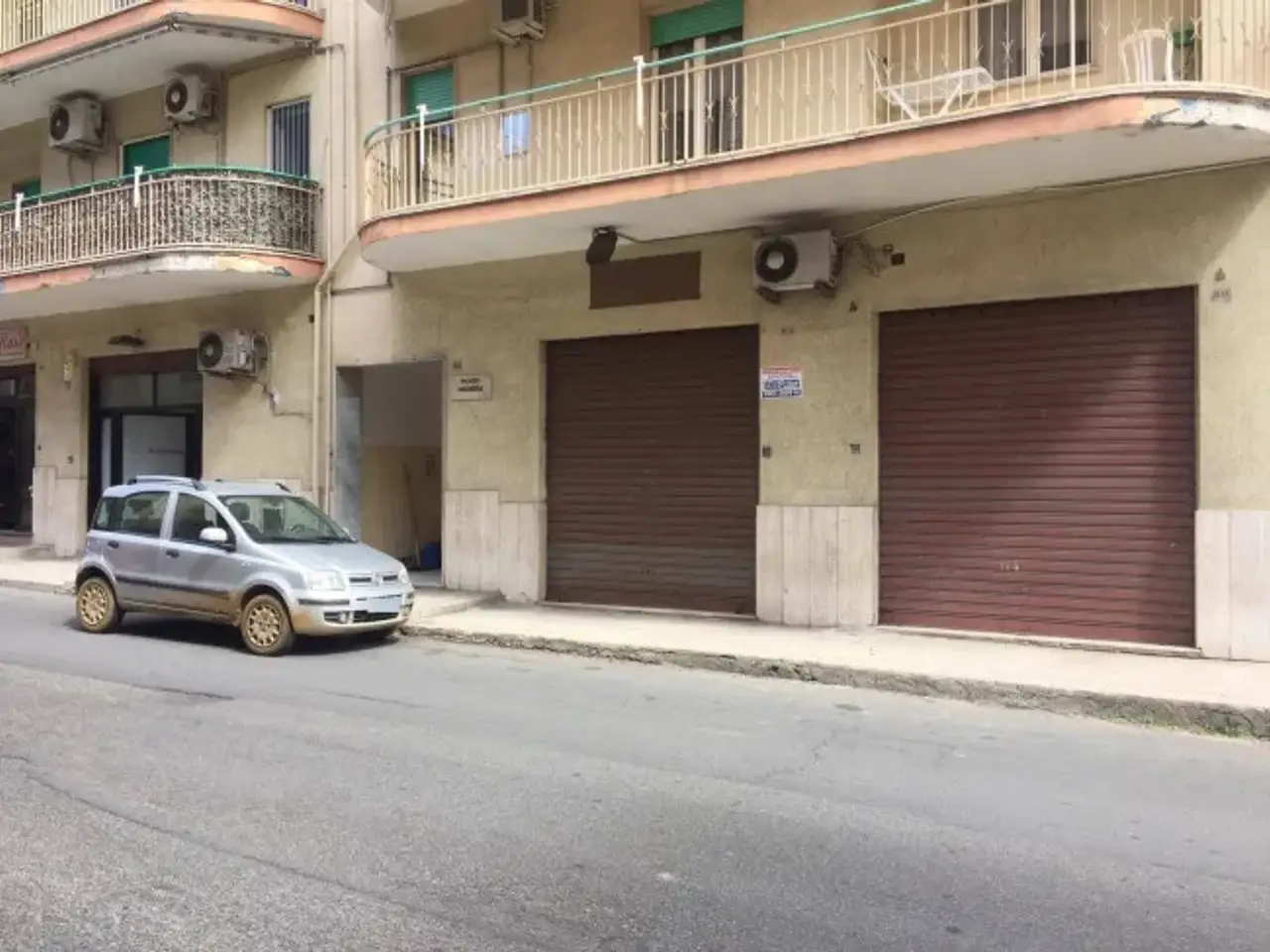 Locale commerciale in Corigliano-Rossano - Via Arno, 92, Corigliano-Rossano, {3} - Foto 1