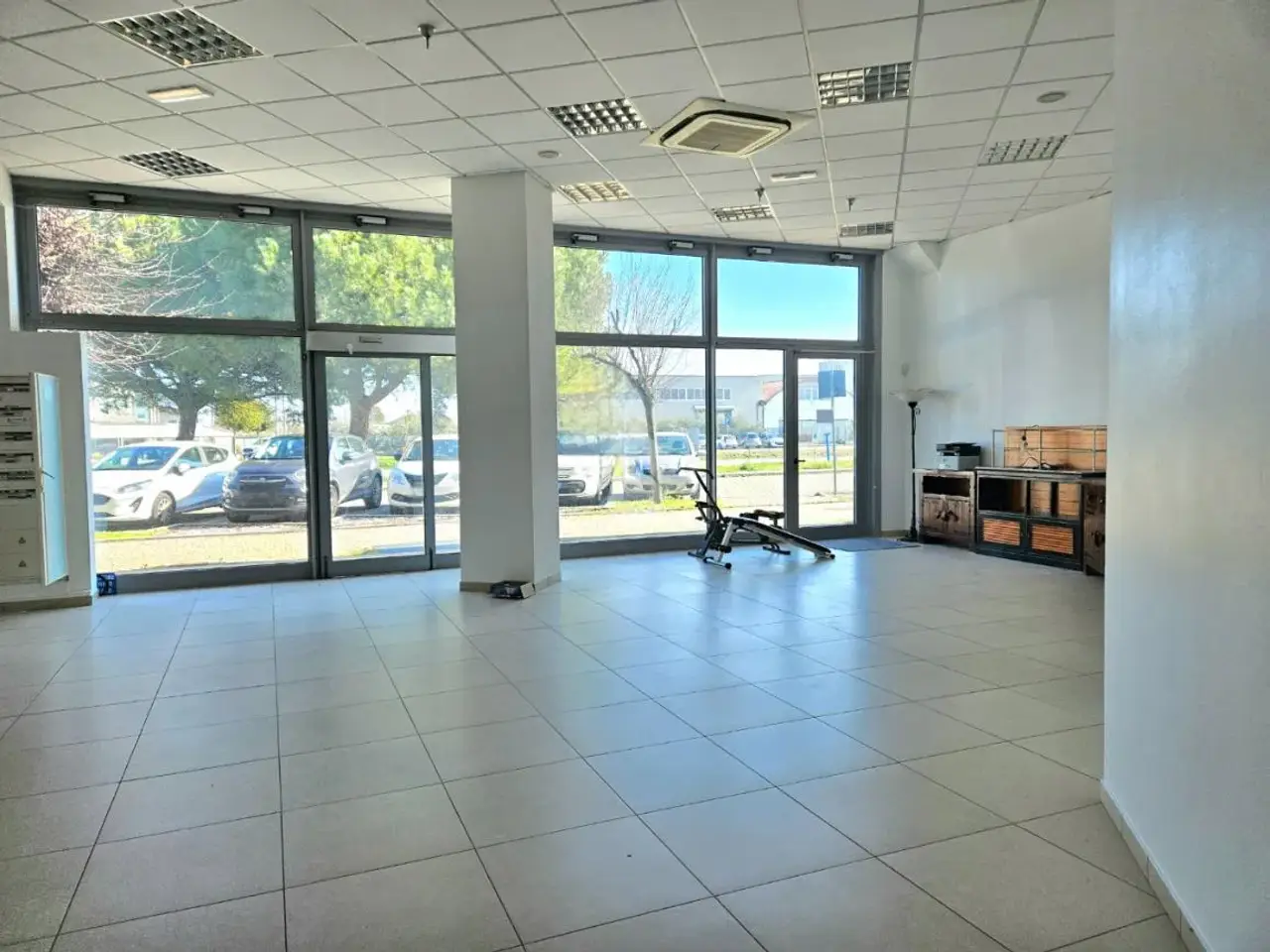 Negozio in Via Aldo Palareti 25, Savignano Sul Rubicone, {3} - Foto 1
