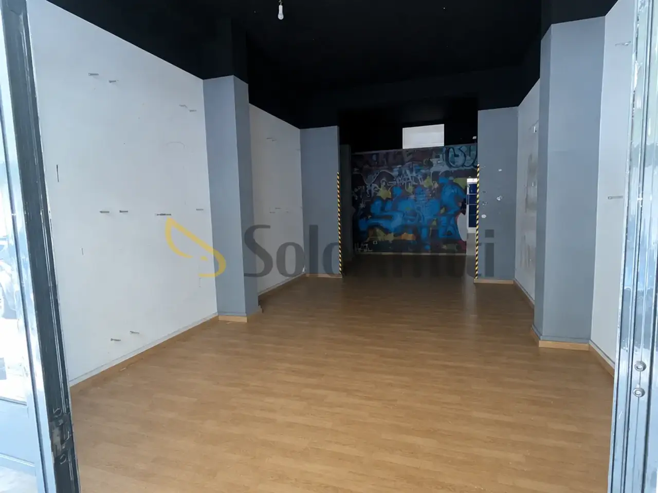 Negozio in Via Ferdinando Chieffi 6, Barletta, {3} - Foto 1