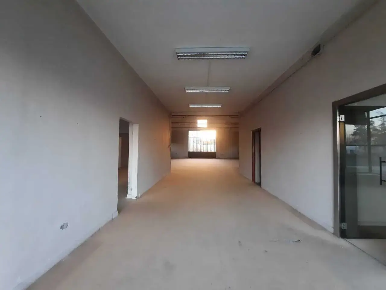 Abbigliamento in Strada Statale 9 Via Emilia 194, Cadeo, {3} - Foto 1