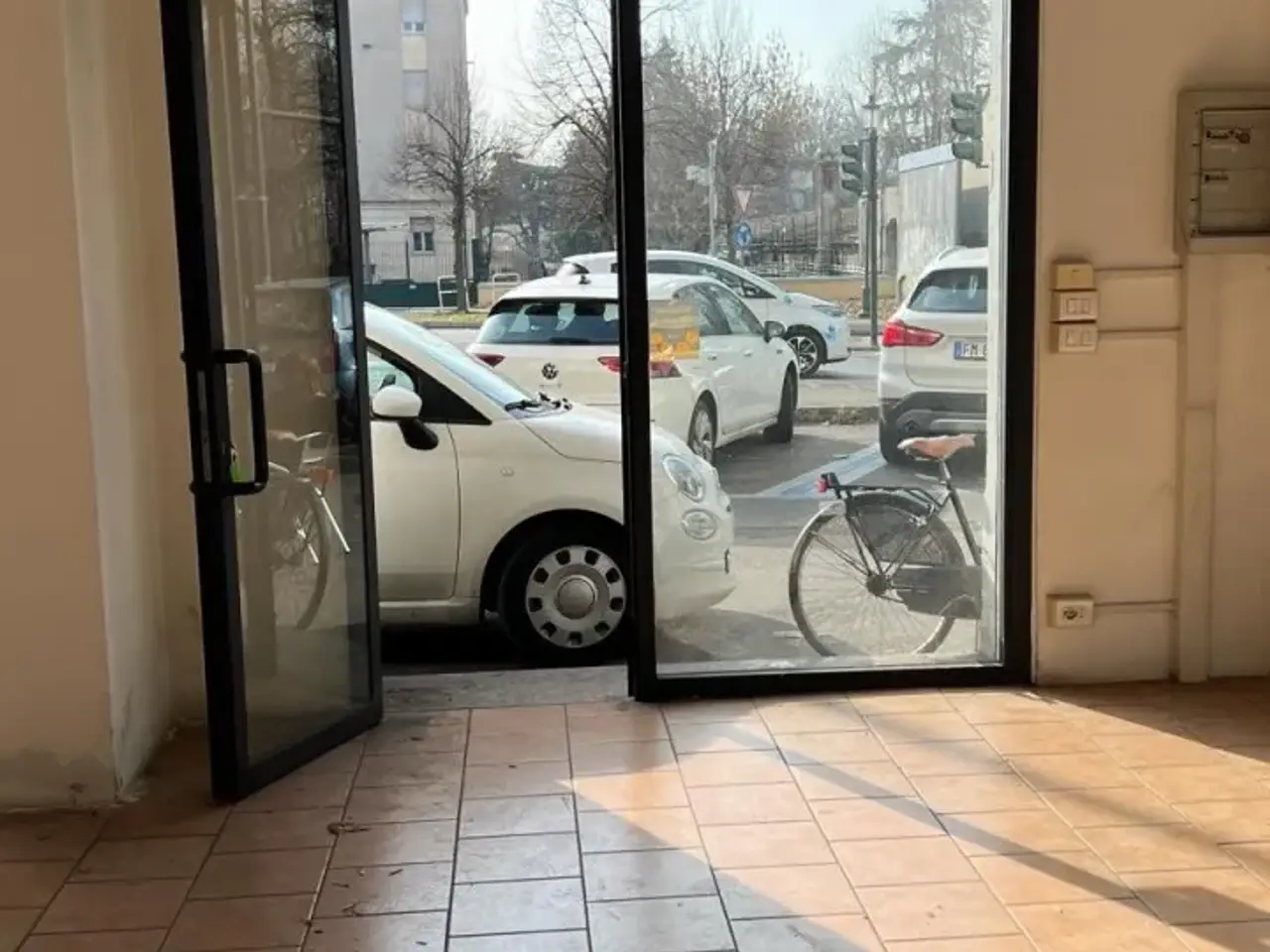 Negozio in Viale Piacenza 4, Parma, {3} - Foto 1