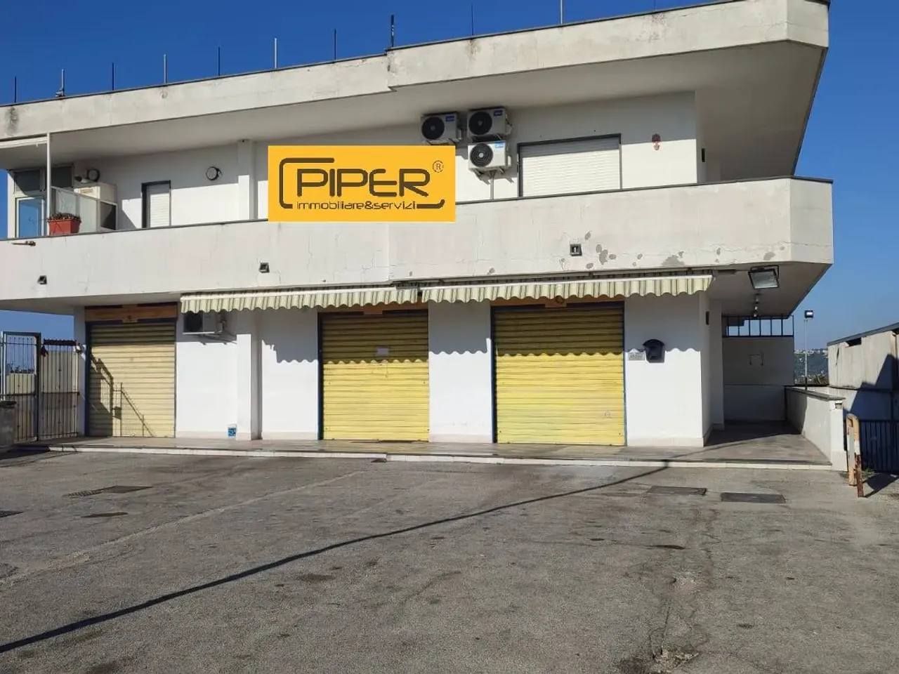 Negozio in Via Monteruscello, Pozzuoli, {3} - Foto 1