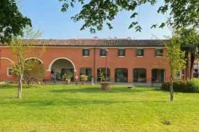 Shop in Piazza De Gasperi, Cadoneghe - Photo 1