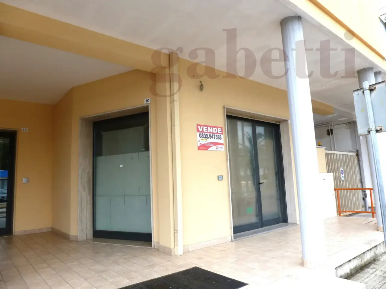 Negozio in Via Moscati, Copertino, {3} - Foto 1