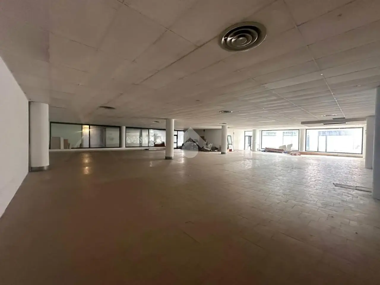 Magazzino in Via Antoniana 218, Campodarsego, {3} - Foto 1