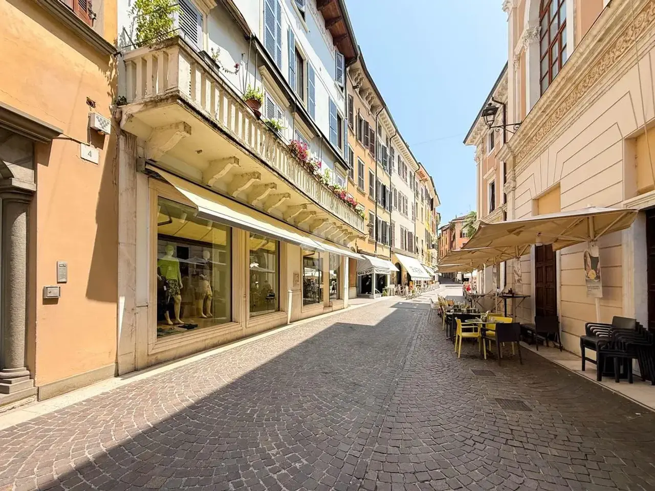 Negozio in Via Mattia Butturini 4, Salo', {3} - Foto 1