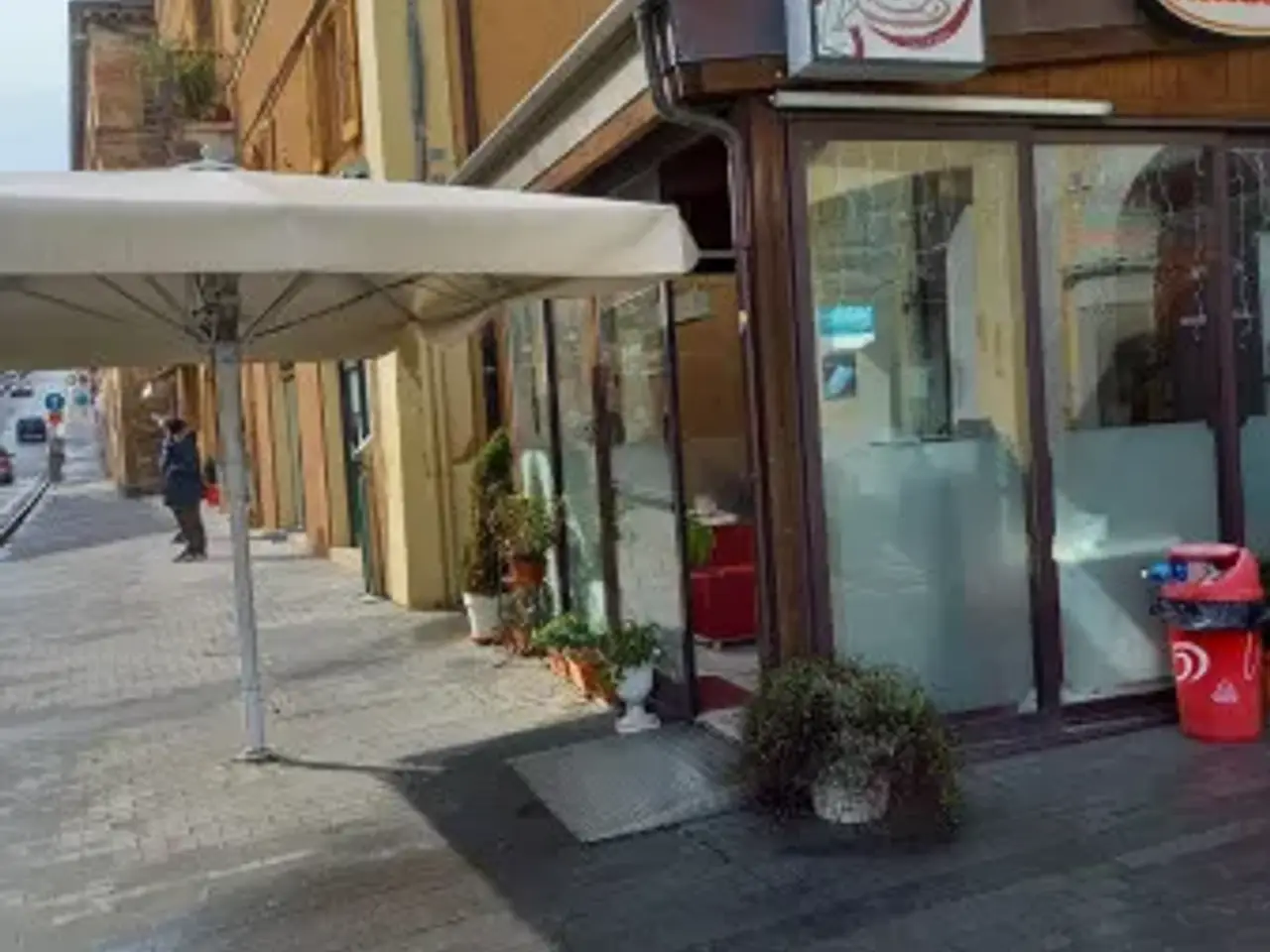 Negozio in Via Fratelli Brancondi 8, Loreto, {3} - Foto 1