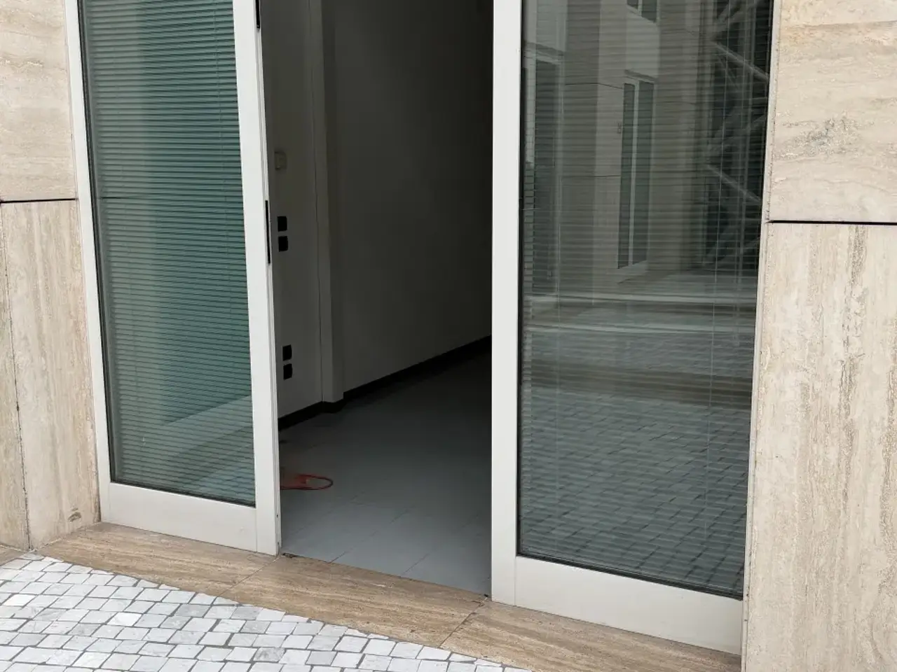 Ufficio in Viale Europa Unita, Castelfranco Veneto, {3} - Foto 1