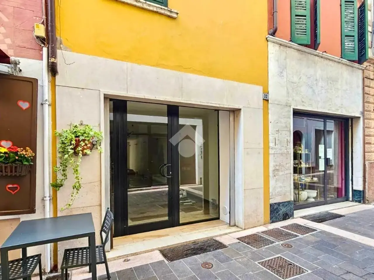 Negozio in Corso della Repubblica 32, Gardone Riviera, {3} - Foto 1