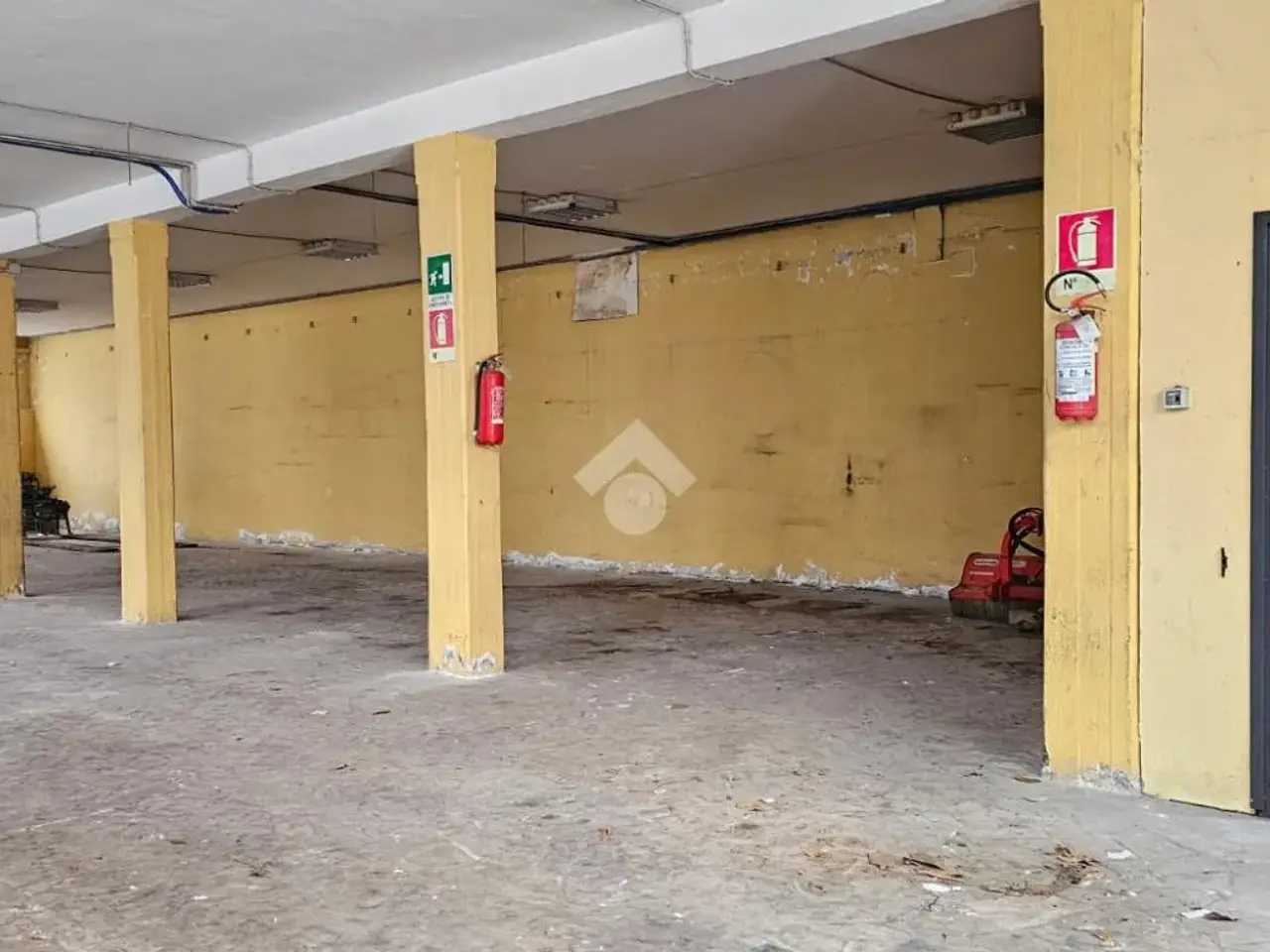 Magazzino in Via di Vermicino 154, Roma, {3} - Foto 1