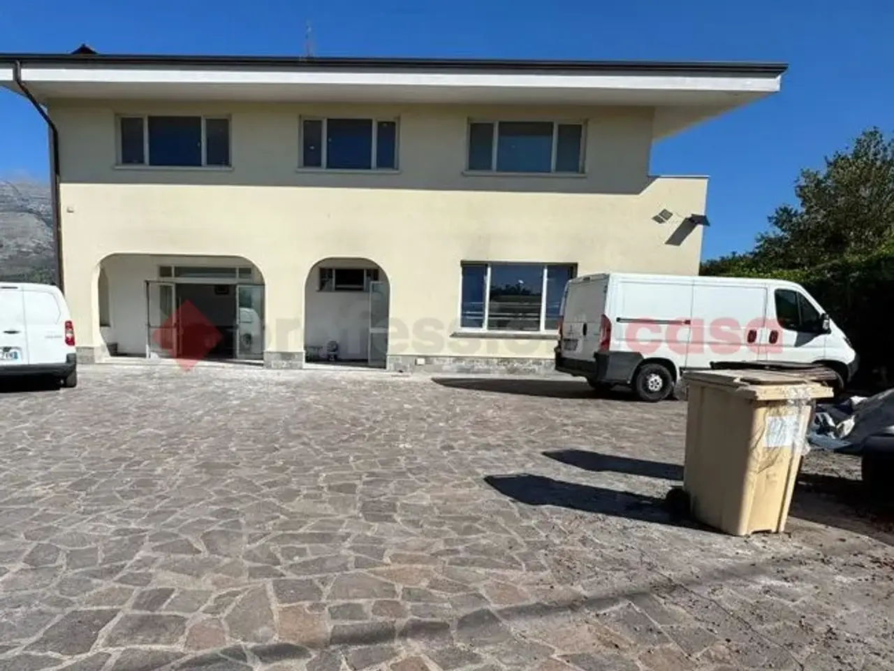 Esercizio commerciale in Via Lago  7, Minturno, {3} - Foto 2