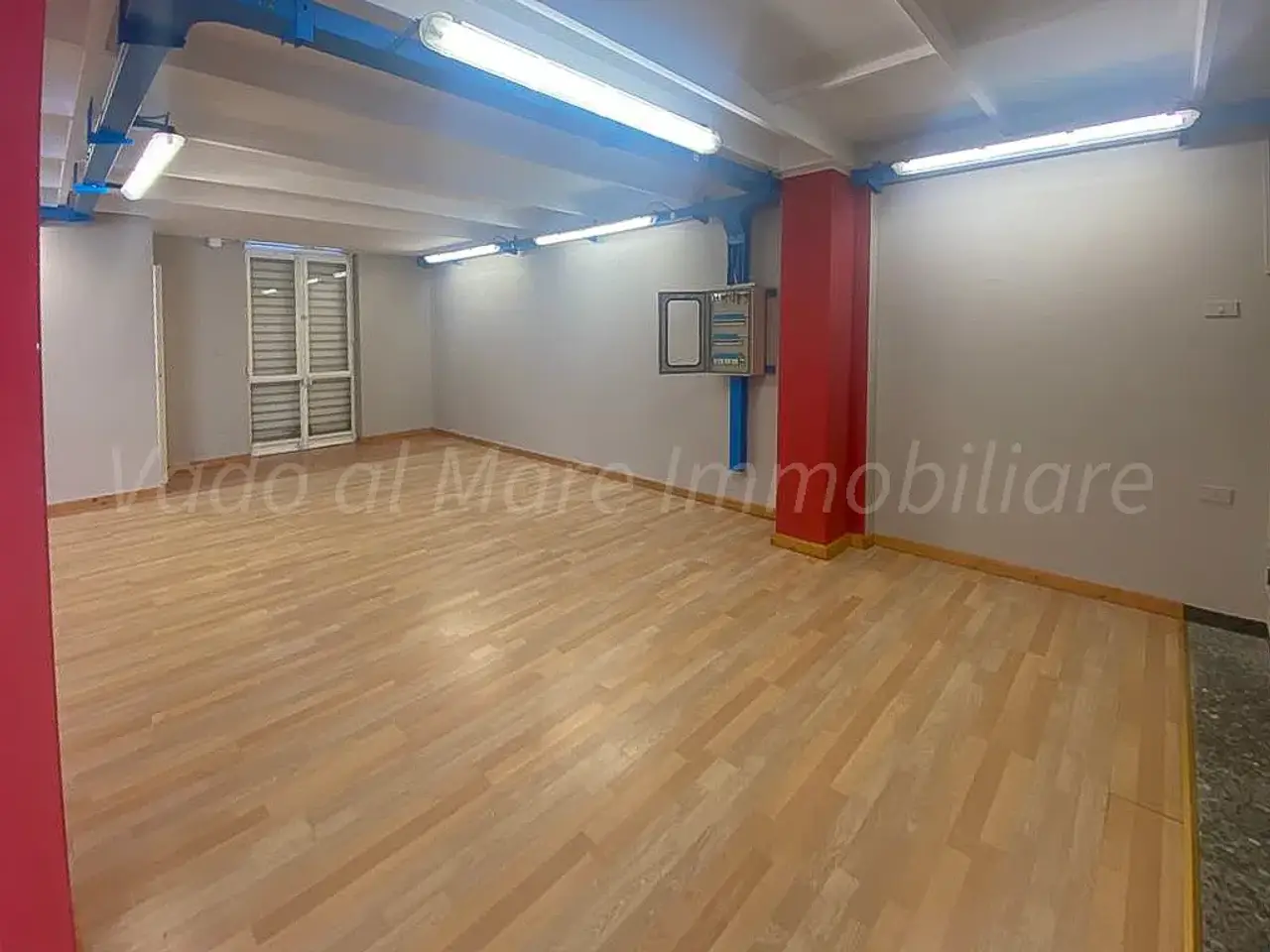 Palazzina commerciale in , Quiliano, {3} - Foto 1