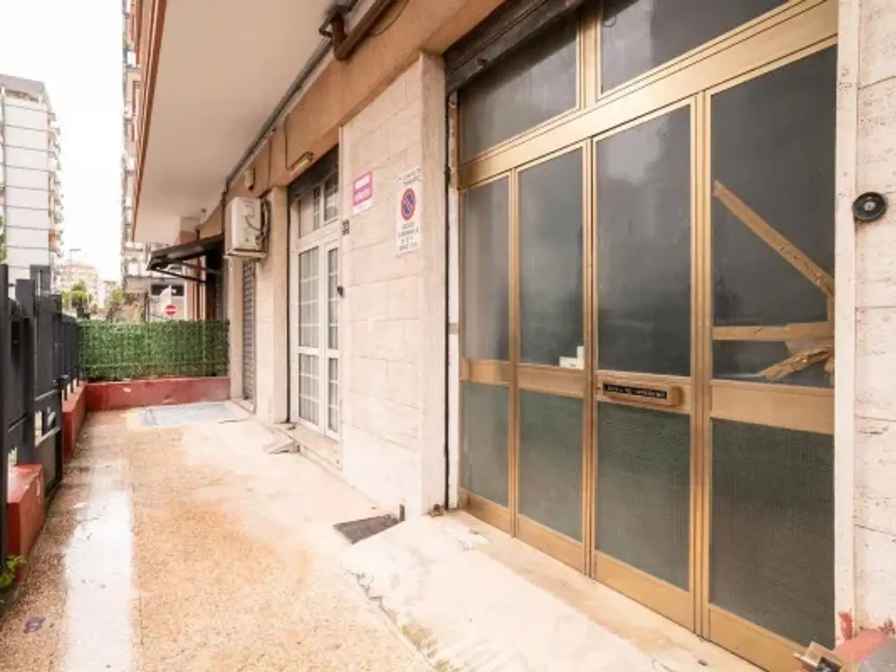 Negozio in Via Ettore d'Amore 31, Taranto, {3} - Foto 2