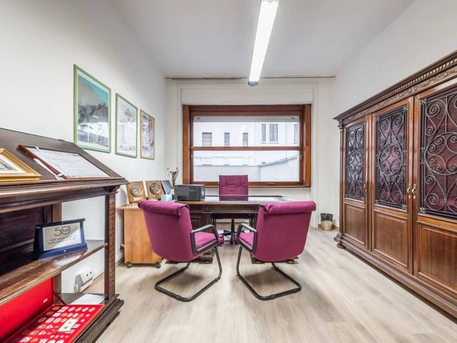 Gemeinschaftsbüro in Via Luigi Razza 3, Milano - Foto 1