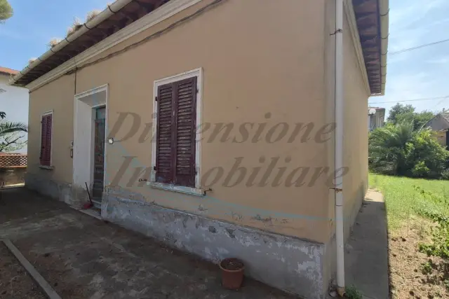 Detached house in Via Carlo Collodi, Rosignano Marittimo - Photo 1