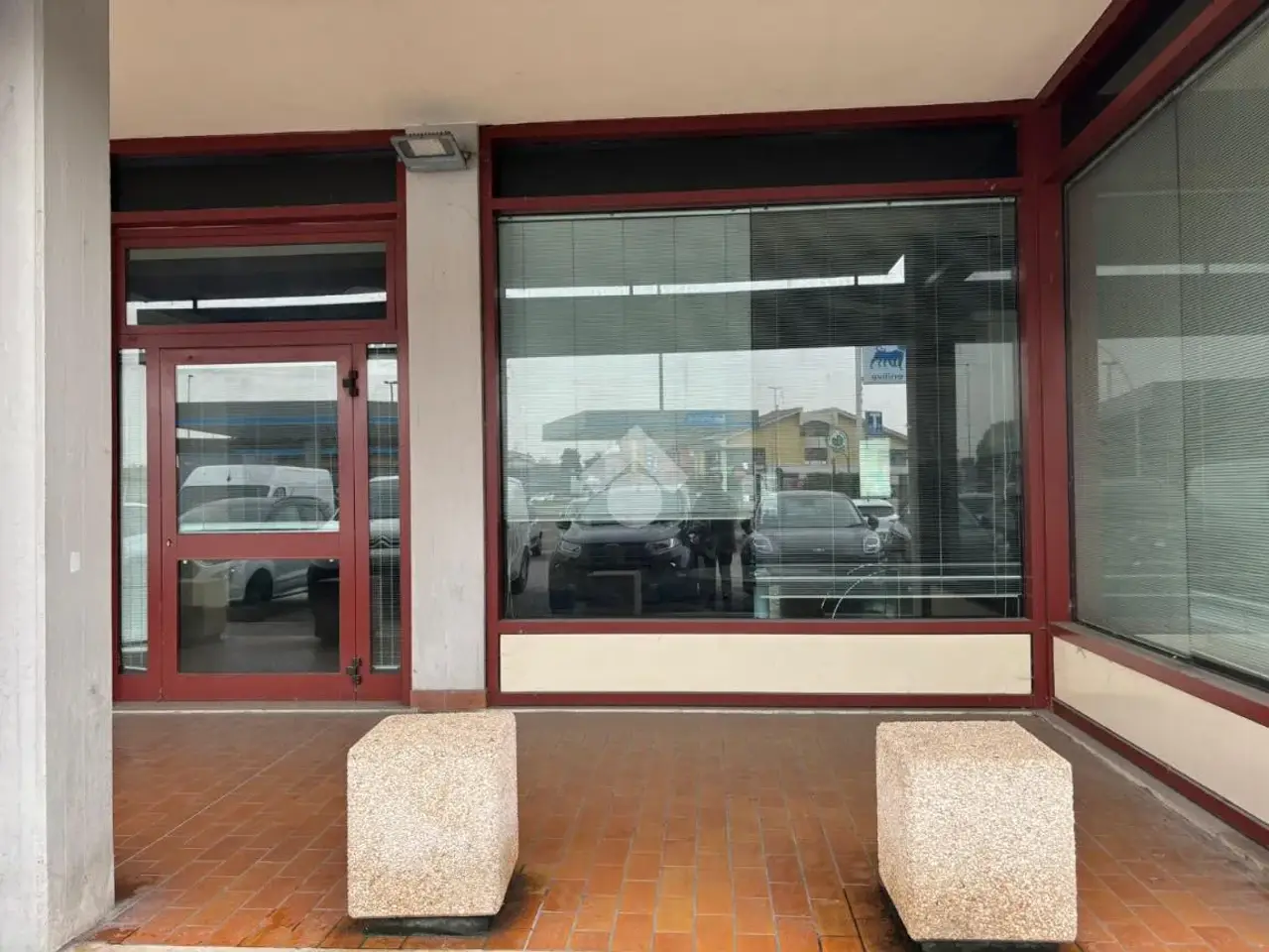 Negozio in Via Quadrato 92, Villafranca Di Verona, {3} - Foto 2