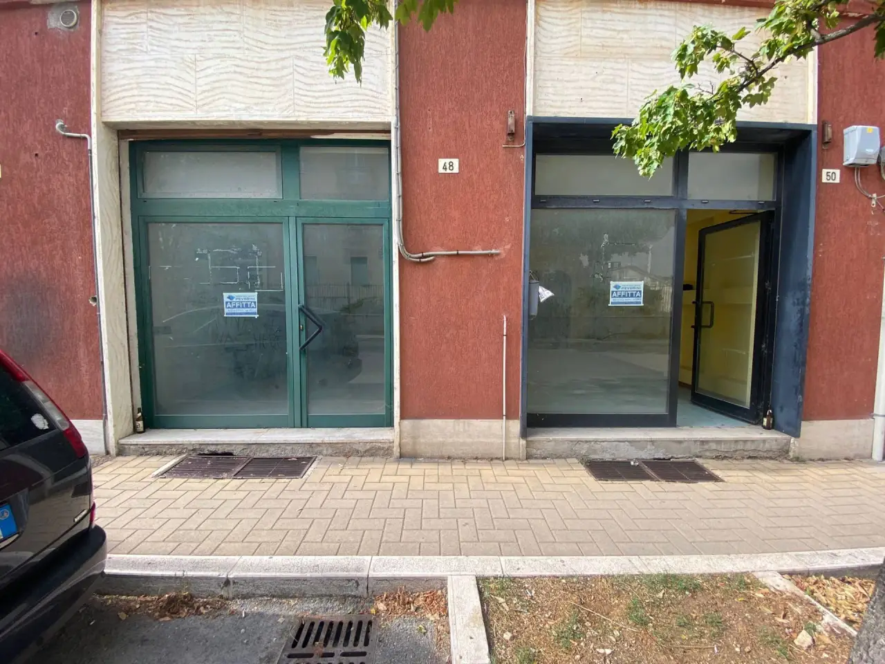 Negozio in Viale Campo Sportivo, Fabriano, {3} - Foto 1