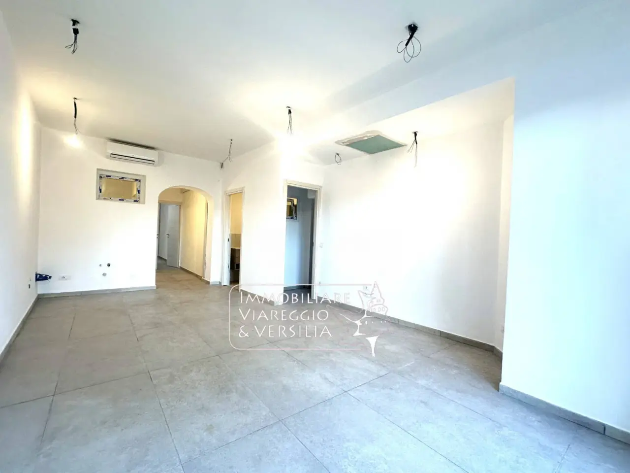 Capannone in Via Nicola Pisano 5, Viareggio, {3} - Foto 1
