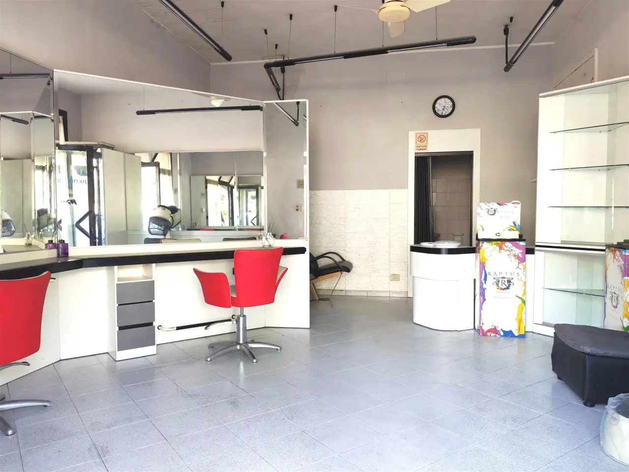 Negozio in Via Tiberina 125, Deruta, {3} - Foto 2