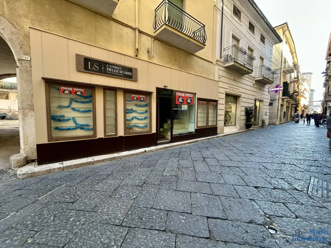 Negozio in Corso Appio Claudio 42, Fondi, {3} - Foto 1