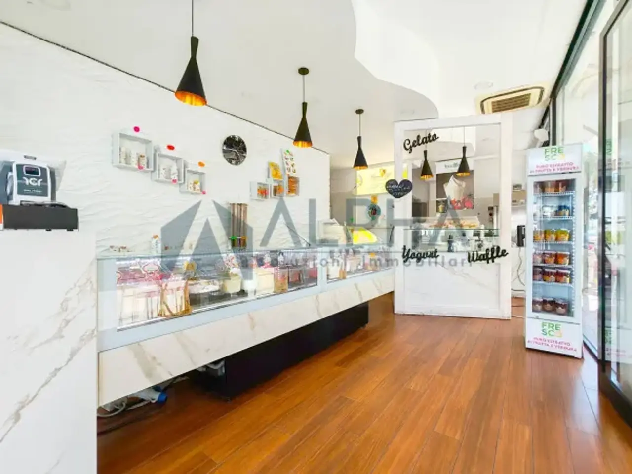 Gelateria in Viale Ludovico Ariosto, Rimini, {3} - Foto 1