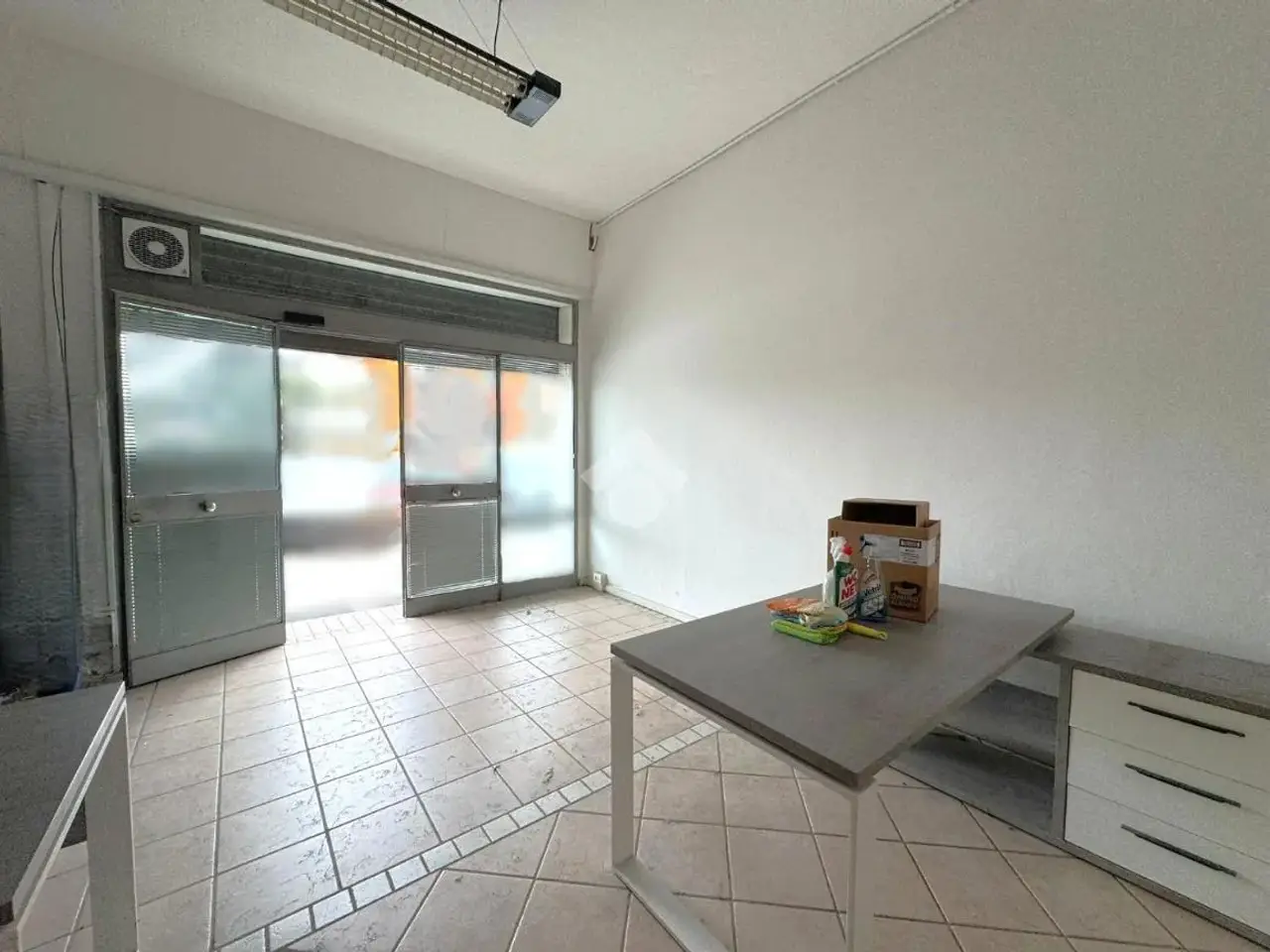Negozio in Via Pietro Pinton 80, Padova, {3} - Foto 1