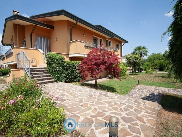 Detached house in Via Fanzaghe, Pozzonovo - Photo 1