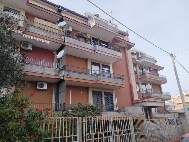 3-room flat in Corso Sicilia, Motta Sant'Anastasia - Photo 1