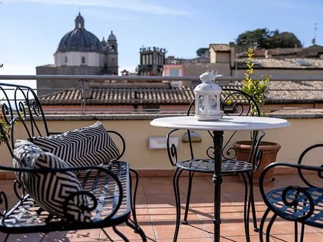 Hotel in Corso Cavour Montefiascone, Montefiascone, {3} - Foto 1