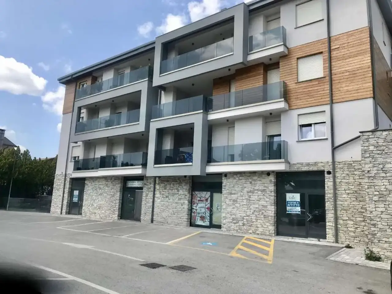 Negozio in Via Sangro 64, Castel Di Sangro, {3} - Foto 1