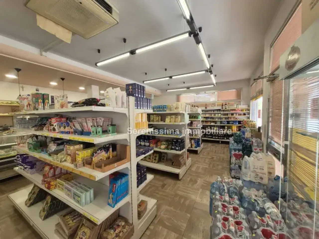 Alimentari in Corso 21 Gennaio 108, Vallefoglia, {3} - Foto 1
