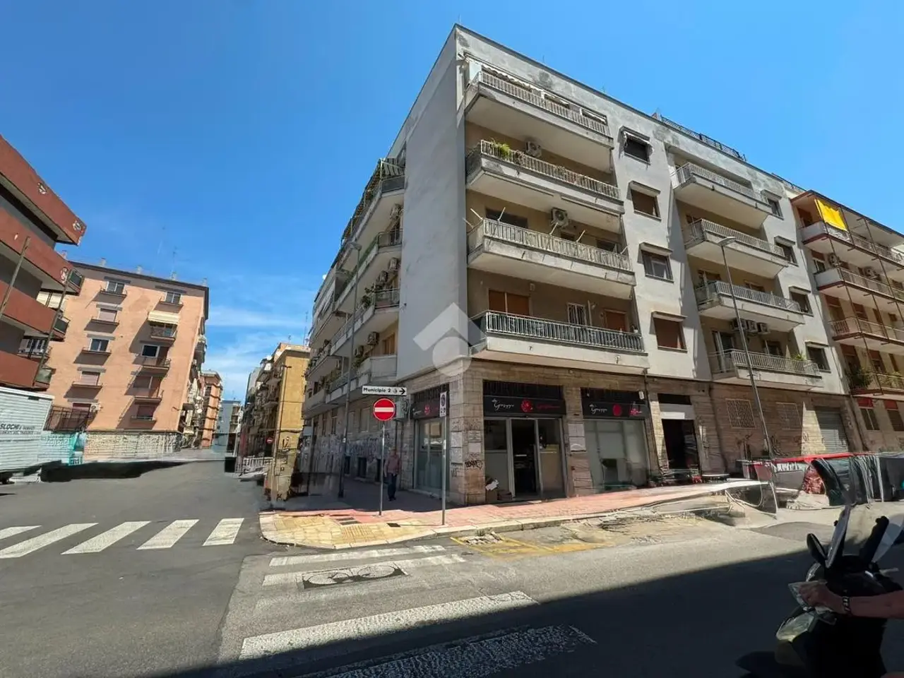 Negozio in Via Monte Grappa 201, Bari, {3} - Foto 2