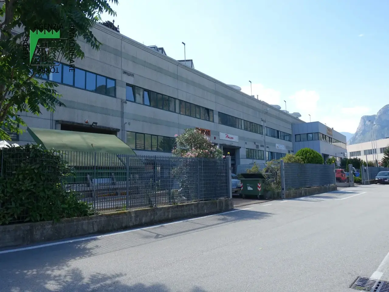 Capannone in Mezzocorona, Via del Teroldego, Mezzocorona, {3} - Foto 1