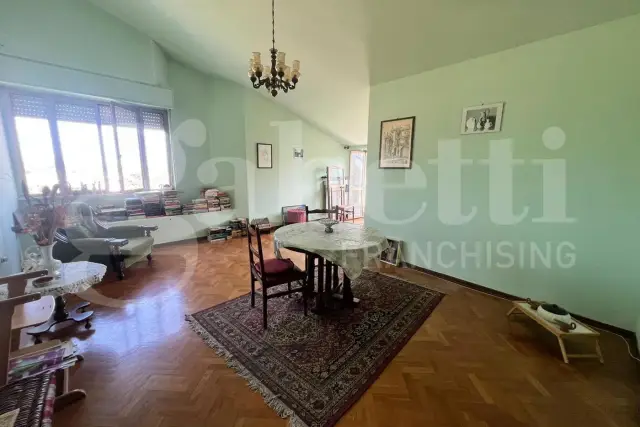 4-room flat in Viale Guglielmo Marconi , Spoleto - Photo 1