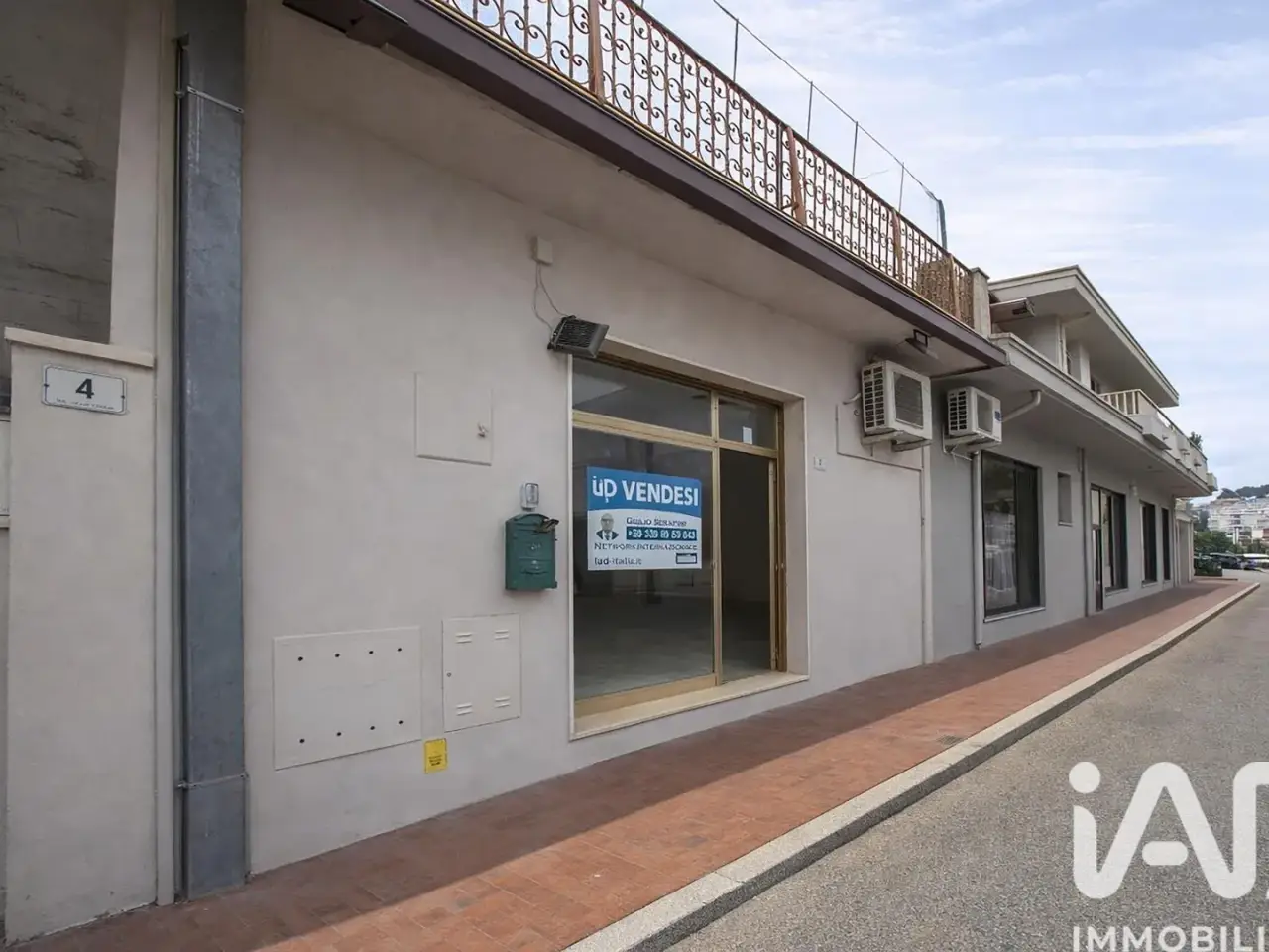 Ufficio in Via Via Giulio Cesare 2, Roseto Degli Abruzzi, {3} - Foto 2