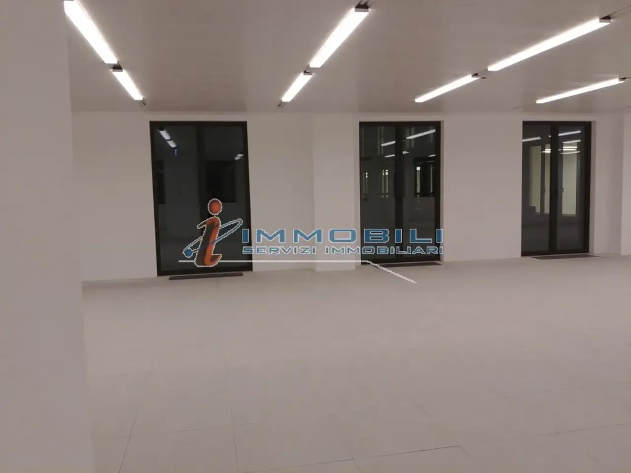 Ufficio in Corso Vittorio Emanuele II, Milano, {3} - Foto 2