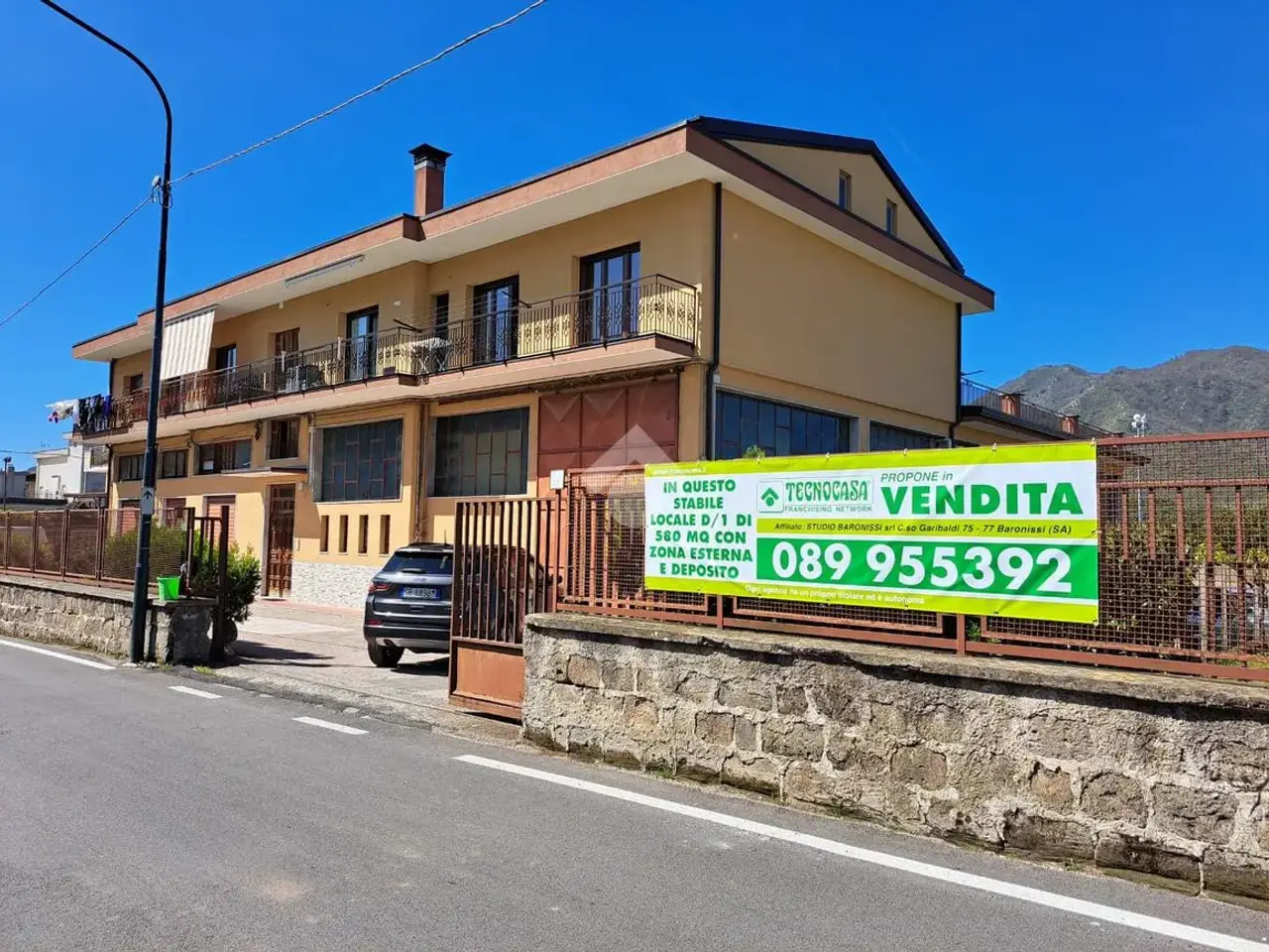 Palazzina commerciale in Via Carlo Alberto dalla Chiesa 23, Baronissi, {3} - Foto 1