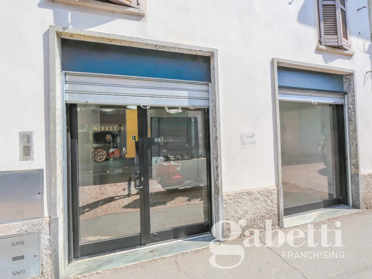 Negozio in Via Vittorio Veneto 23, Lonate Pozzolo, {3} - Foto 1