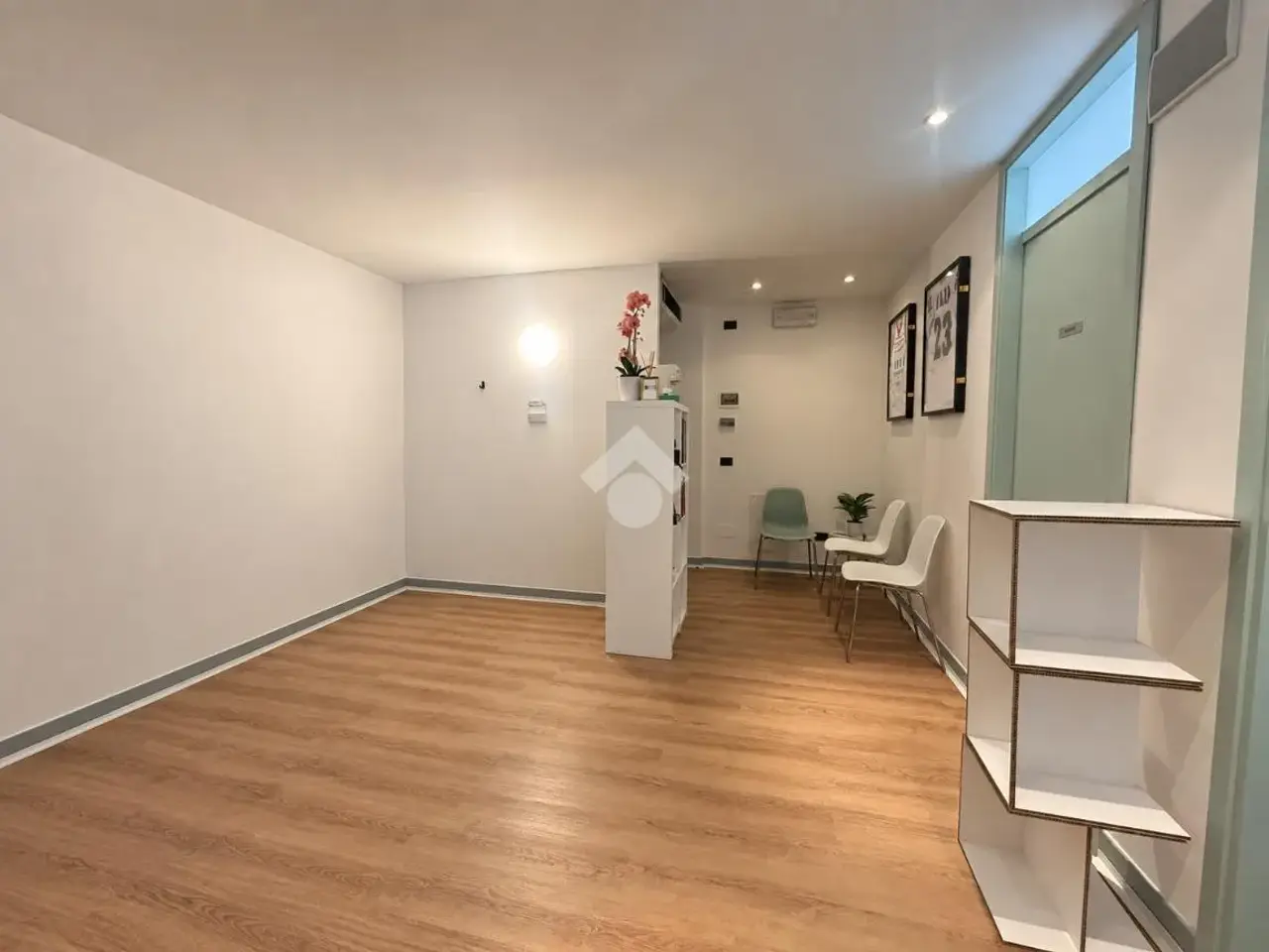 Ufficio in Via Lago Calamone 1, Reggio nell'Emilia, {3} - Foto 1