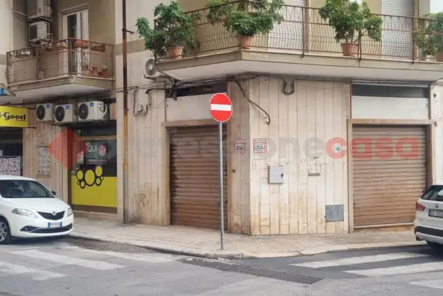 Geschäft in Via Vittorio Veneto, Monopoli - Foto 1