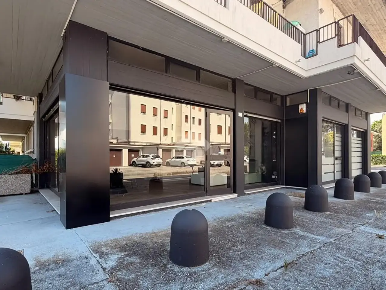 Negozio in Via Euganea 102, Selvazzano Dentro, {3} - Foto 1