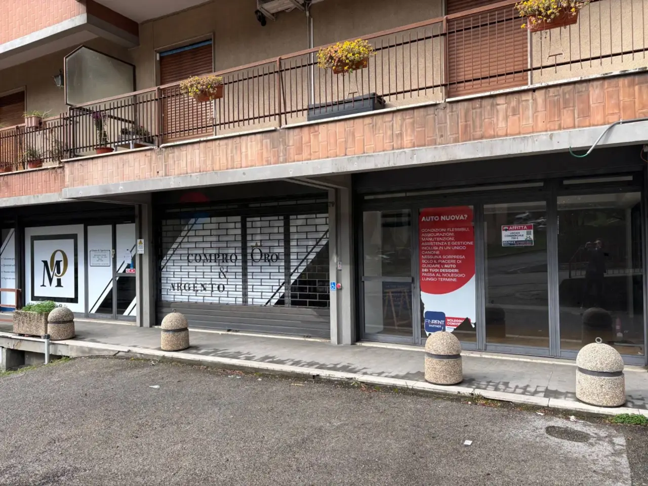 Negozio in Via Ruggero d'Andreotto 85, Perugia, {3} - Foto 2
