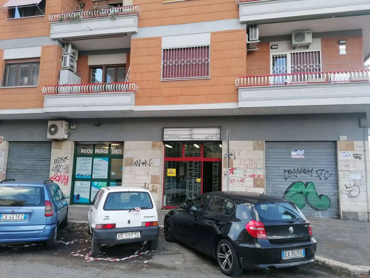 Negozio in Via Alessandro Piola Caselli, Roma, {3} - Foto 1