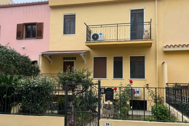 Villa a schiera in Via del Tricolore, Cagliari - Foto 1