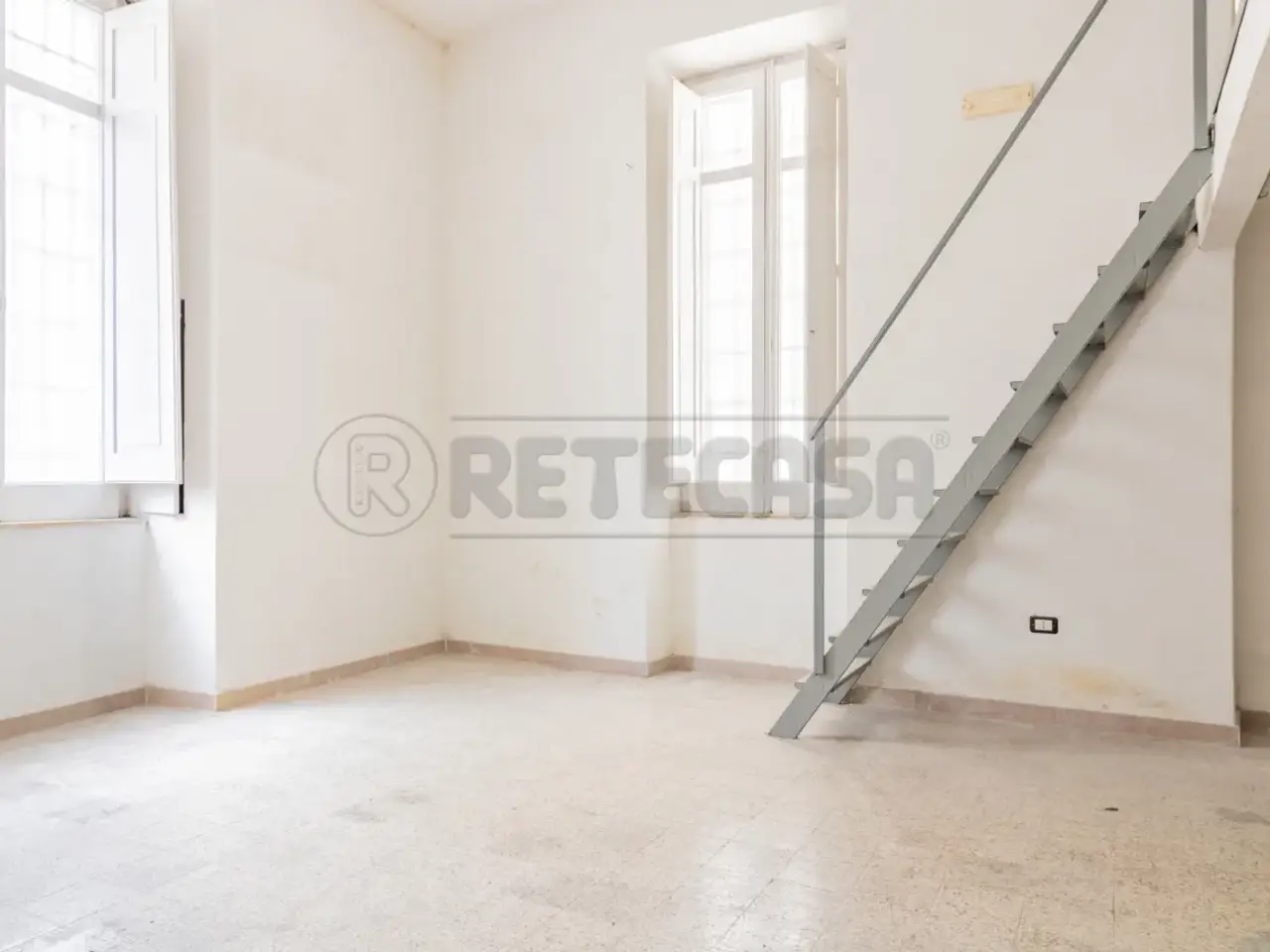 Palazzina commerciale in Via Pio X 4, Bisceglie, {3} - Foto 2