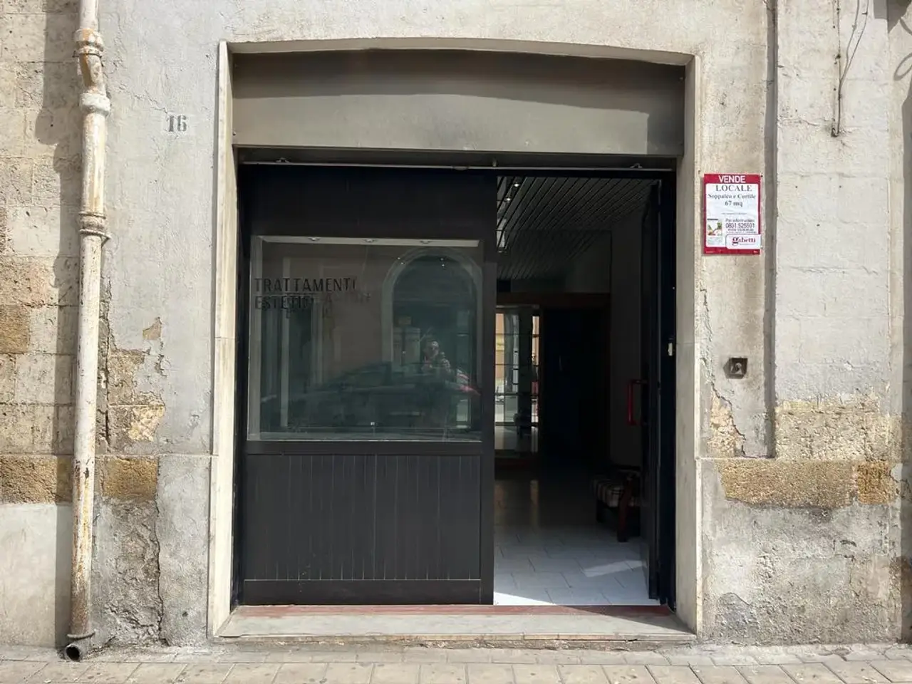 Negozio in Via Cristoforo Colombo 16, Brindisi, {3} - Foto 2