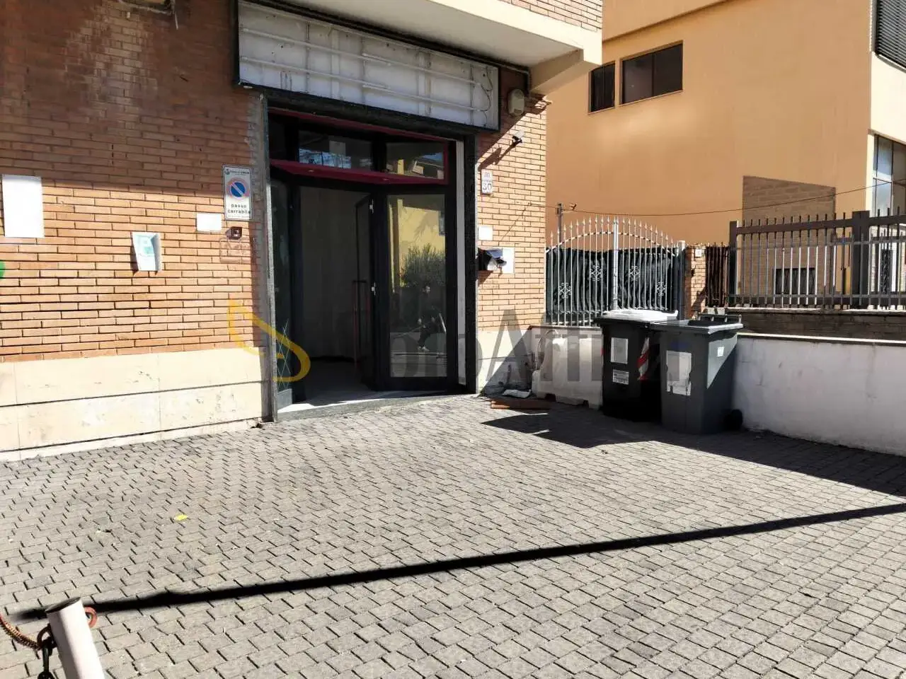 Negozio in Via Mura dei Francesi 30, Ciampino, {3} - Foto 1