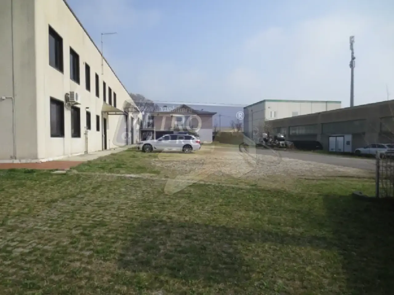 Capannone in Via Monte Summano, Carre', {3} - Foto 2