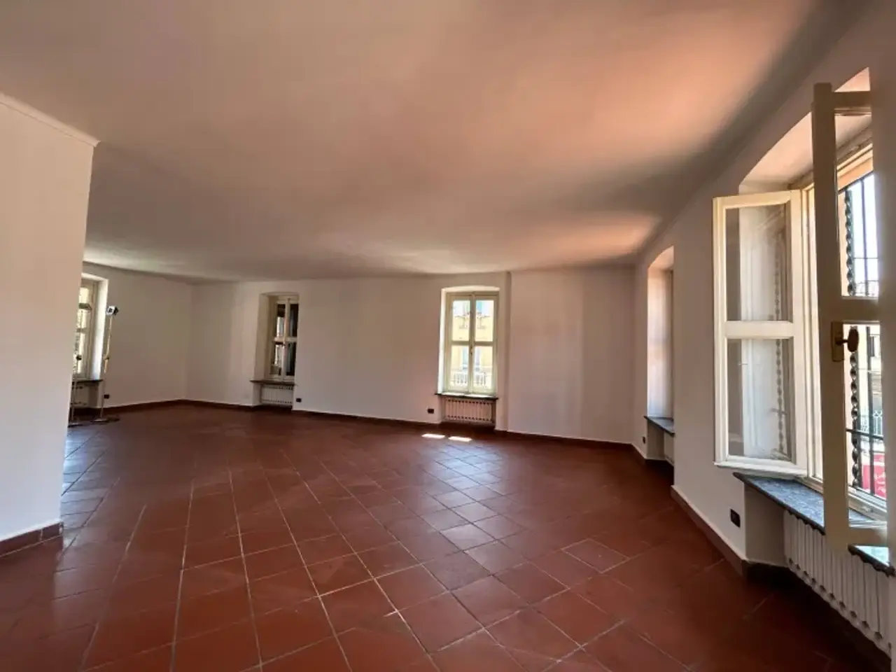Ufficio in Via Dante Alighieri, 21046 Malnate Va, Italia, Malnate, {3} - Foto 1