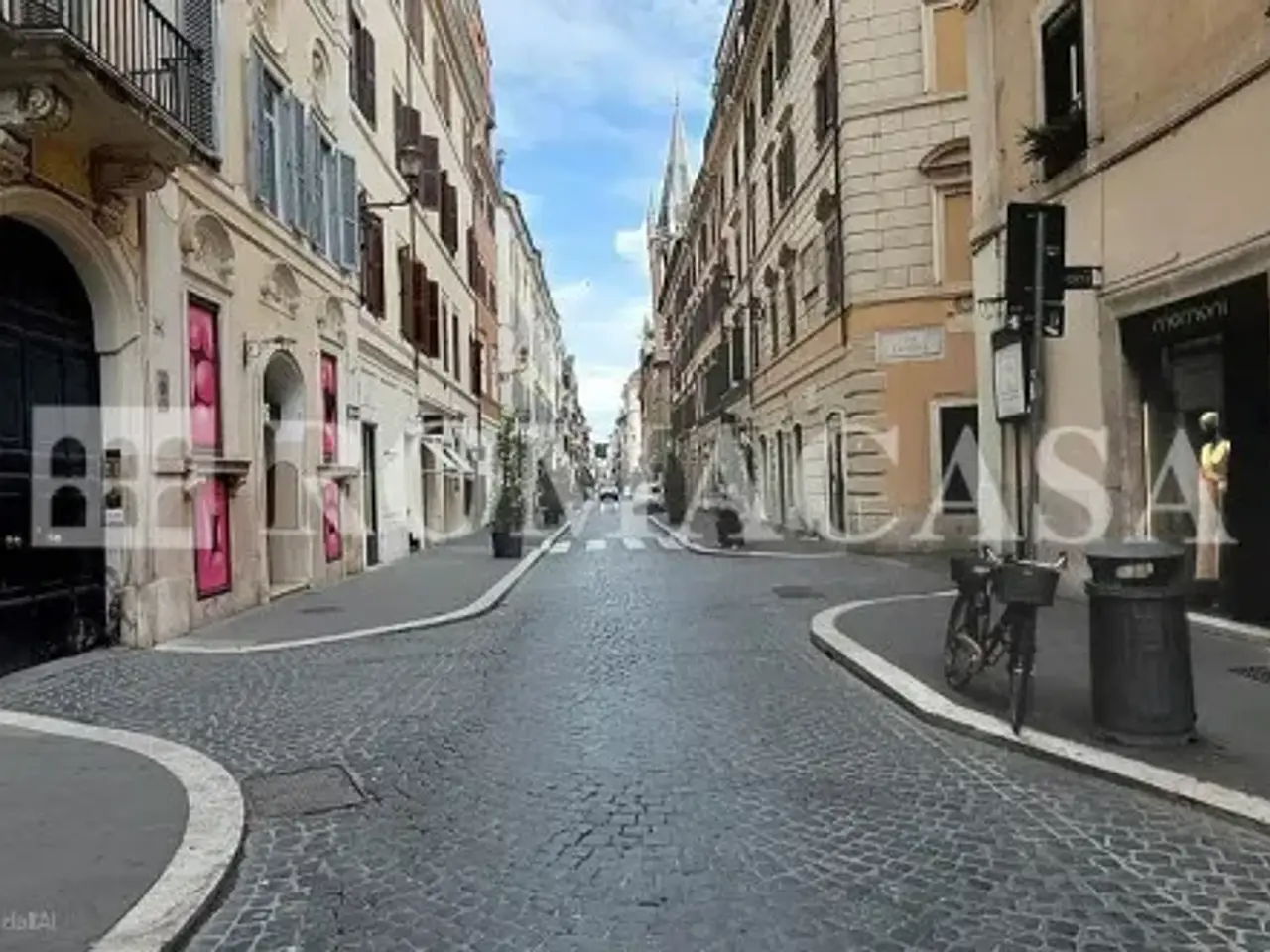 Abbigliamento in Via del Babuino, Roma, {3} - Foto 2